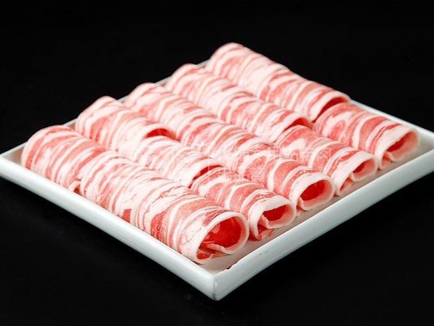 多吃羊肉好處多，冬天羊肉涮起來(lái)